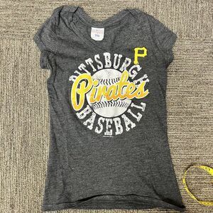 MLB Pittsburgh Pirates Women's Tee Shirt Size SMALL EUC
